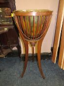 AN EDWARDIAN JARDINIERE STAND WITH BRASS LINER - H 84 CM