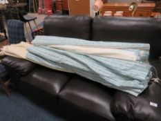 A QUANTITY OF MODERN WINDOW BLINDS