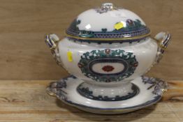 AN EARLY DAVENPORT HANDPAINTED TUREEN AND STAND A/F