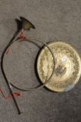 A SMALL QUANTITY OF COPPER AND BRASS TO INCLUDE A HUNTING HORN