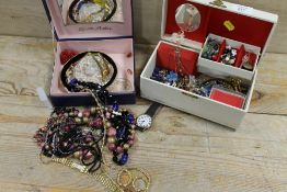 A MUSICAL JEWELLERY BOX AND CONTENTS TOGETHER WITH A BOX OF NECKLACES, WATCHES ETC
