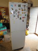 A BOSCH CLASSIXX FRIDGE FREEZER - HOUSE CLEARANCE