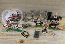 THREE SMALL TRAYS OF MODEL SOLDIERS TO INCLUDE BRITAINS EXAMPLES TOGETHER WITH FOUR PEWTER STYLE