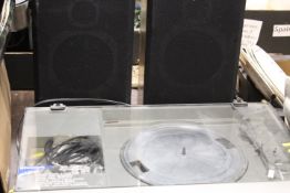 A PANASONIC SG/ 3220 STEREO MUSIC SYSTEM WITH SPEAKERS