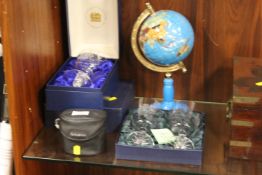 A SMALL TABLE GLOBE TOGETHER WITH A SELECTION OF CUT GLASS ETC