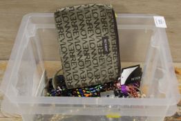 A SMALL QUANTITY OF COSTUME JEWELLERY