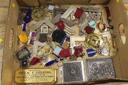A LARGE COLLECTION OF ASSORTED MASONIC / BUFFALO MEDALS AND BADGES ETC