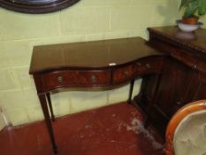A REPRODUCTION MAHOGANY TWO DRAWER SIDE TABLE, W 100 cm