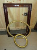 AN ANTIQUE RECTANGULAR PICTURE FRAME- REBATE 50 x 73 cm TOGETHER WITH TWO OVAL GILT FRAMES (3)