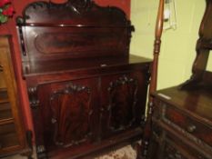 A VICTORIAN MAHOGANY SMALL CHIFFONIER, W 118 cm