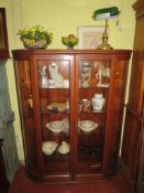 AN EARLY 20TH CENTURY MAHOGANY GLAZED BOOKCASE / CABINET, W 136 cm