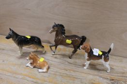 A COLLECTION OF BESWICK AND OTHER ANIMALS TO INCLUDE A BEAGLE