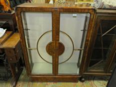 A VINTAGE WALNUT GLAZED BOOKCASE W-87 CM