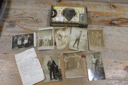 AN SMALL BOX OF ASSORTED VINTAGE BOXING RELATED POSTCARDS ETC