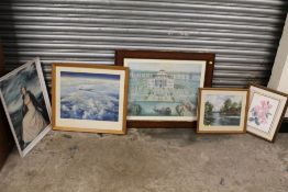 A SELECTION OF FRAMED AND GLAZED PICTURES AND PRINTS TO INCLUDE A VINTAGE OAK FRAMED PRINT OF THE DE