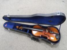 A CASED VINTAGE VIOLIN