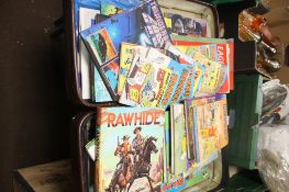 A COLLECTION OF VINTAGE ANNUALS TO INCLUDE BEANO EAGLE RUPERT ETC TOGETHER WITH A COLLECTION OF
