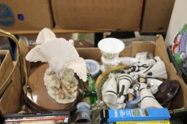 A TRAY OF ASSORTED CERAMICS TO INCLUDE AYNSLEY