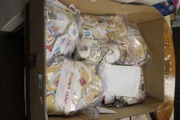 A LARGE QUANTITY OF KILOWARE STAMPS