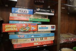 QUANTITY OF VINTAGE BOARD GAMES TO INCLUDE CLUEDO