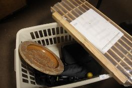 A QUANTIYTY OF SUNDRIES TO INCLUDE A TRIPOD ETC