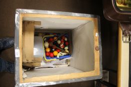 A VINTAGE PACKING CASE AND A COLLECTION OF BILLIARD BALLS