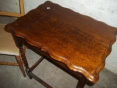 AN ANTIQUE OAK HALL TABLE WITH BARLEY TWIST LEGS