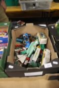 A TRAY OF DIECAST TOYS TO INCLUDE DINKY