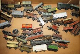 A SELECTION OF HORNBY, DUBLO AND TRIX MODEL RAILWAY TRUCKS ETC