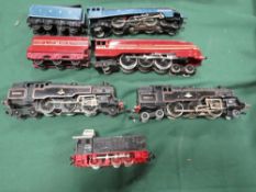 A SELECTION OF HORNBY DUBLO LOCOMOTIVES ETC
