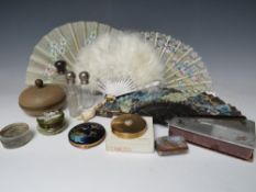 A SELECTION OF VINTAGE LADIES POWDER COMPACTS ETC., to include a small selection of fans and