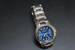 A SEIKO TRIPLE CALENDAR 100 METRES WRIST WATCH, Dia 4.25 cm