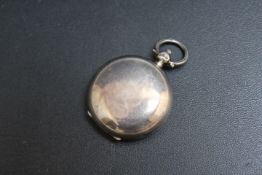 A HALLMARKED SILVER PLAIN SOVEREIGN HOLDER - BIRMINGHAM 1939