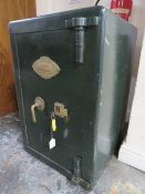 A LARGE HEAVY CAST SAFE BY 'G.H.WILLINGHAM & Co - BIRMINGHAM', H 76 cm, W 51 cm, D 53 cm, with key