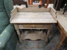 A VINTAGE PINE TRAY TOP WASHSTAND W - CM