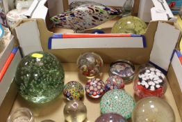 TWO TRAYS OF ASSORTED GLASSWARE TO INCLUDE A RUSSIAN GLASS EGG, A SELECTION OF FOURTEEN PAPERWEIGHTS