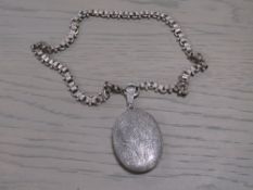 ANTIQUE LOCKET AND COLLARETTE CHAIN