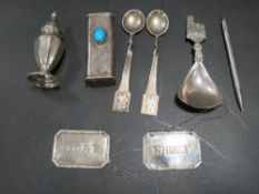 A COLLECTION OF ASSORTED SILVER COLLECTABLE ITEMS TO INCLUDE TWO HALLMARKED SILVER DECANTER