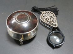 A HALLMARKED SILVER AND TORTOISESHELL LIDDED BOX A/F, TOGETHER WITH A WHITE METAL CASED EYE GLASS