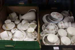 A TRAY OF WEDGWOOD CAVENDISH TEAWARE TOGETHER WITH ANOTHER BOX OF TEAWARE AND CERAMICS TO INCLUDE