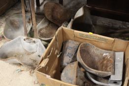 A SELECTION OF ASSORTED VINTAGE CAST METAL ANIMAL FEEDERS / WATER TROUGHS ETC