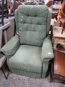 A GREEN UPHOLSTERED ELECTRIC RISE/RECLINE ARMCHAIR