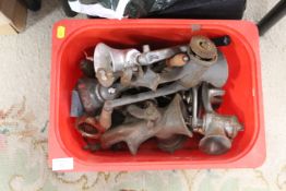 A BOX OF ASSORTED VINTAGE MINCERS ETC