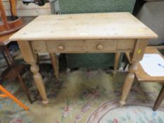 A VINTAGE PINE SINGLE DRAWER TABLE - W 86 CM