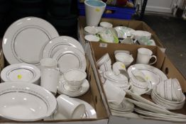 TWO TRAYS OF ROYAL DOULTON PATTERN TIARA PATTERN TEA AND DINNER WARE TOGETHER WITH A TRAY OF