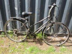 A HAWKS CYCLES TREKKING BICYCLE