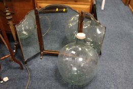 A VINTAGE CAR BOY H 54 CM TOGETHER WITH A TRIPLE MIRROR (2)