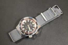 A VINTAGE SICURA BY BRIETLING MENS 25 JEWELS DIVERS WRISTWATCH