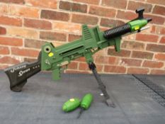 A VINTAGE JOHNNY 7 O.M.A. PLASTIC TOY ASSAULT RIFLE