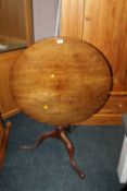 A GEORGIAN OAK TILT-TOP PEDESTAL TABLE